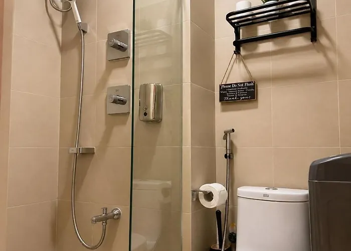 Azora Staycation Moa Apartahotel Manila